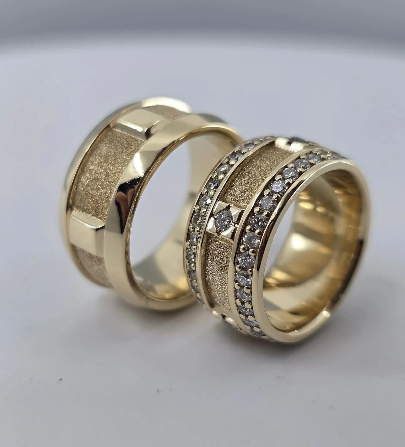 Handmade rings and gold jewelry at Darsley Jeweler, a jewelry store in Minneola, FL