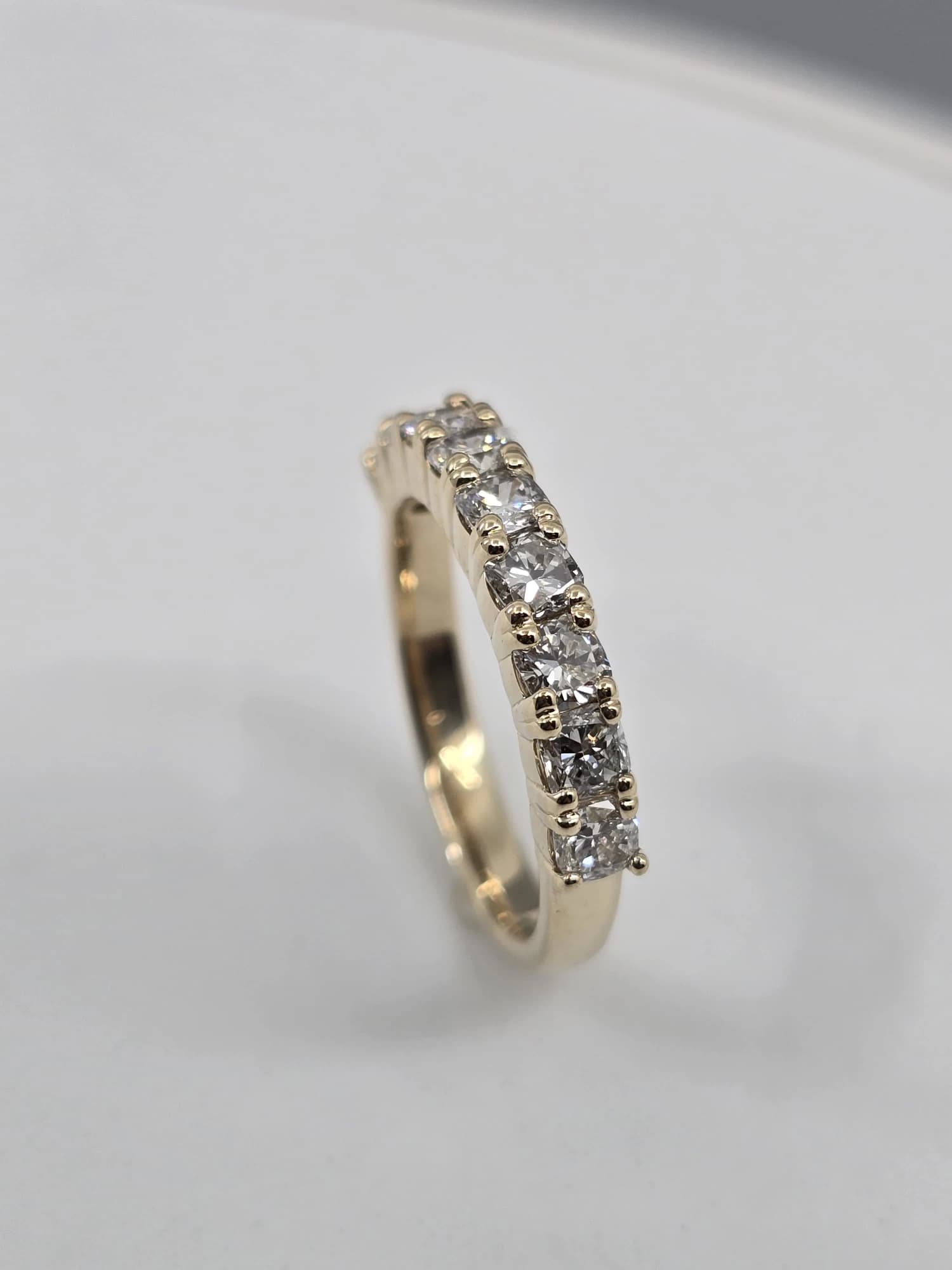 Certified diamonds and precious stones at Darsley Jeweler in Minneola, FL